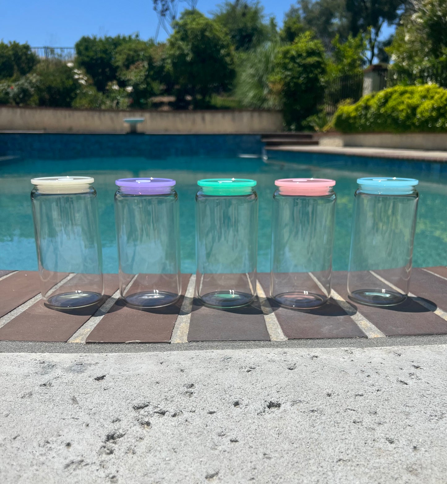 16oz Clear or Frosted Glass Cans with Colored Plastic Lids